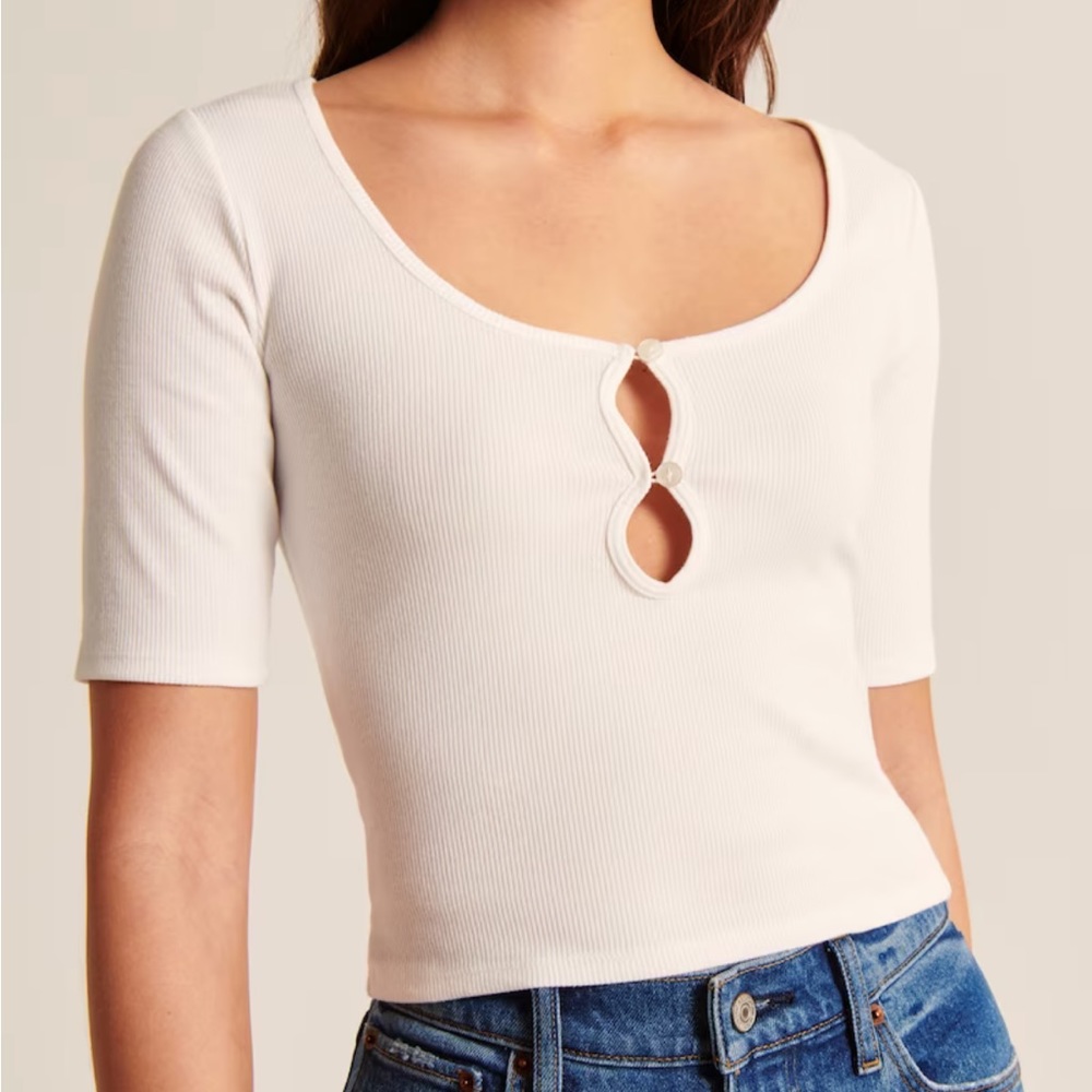 NWT ABERCROMBIE AND FITCH WHITE BUTTON DETAIL CUTOUT TOP